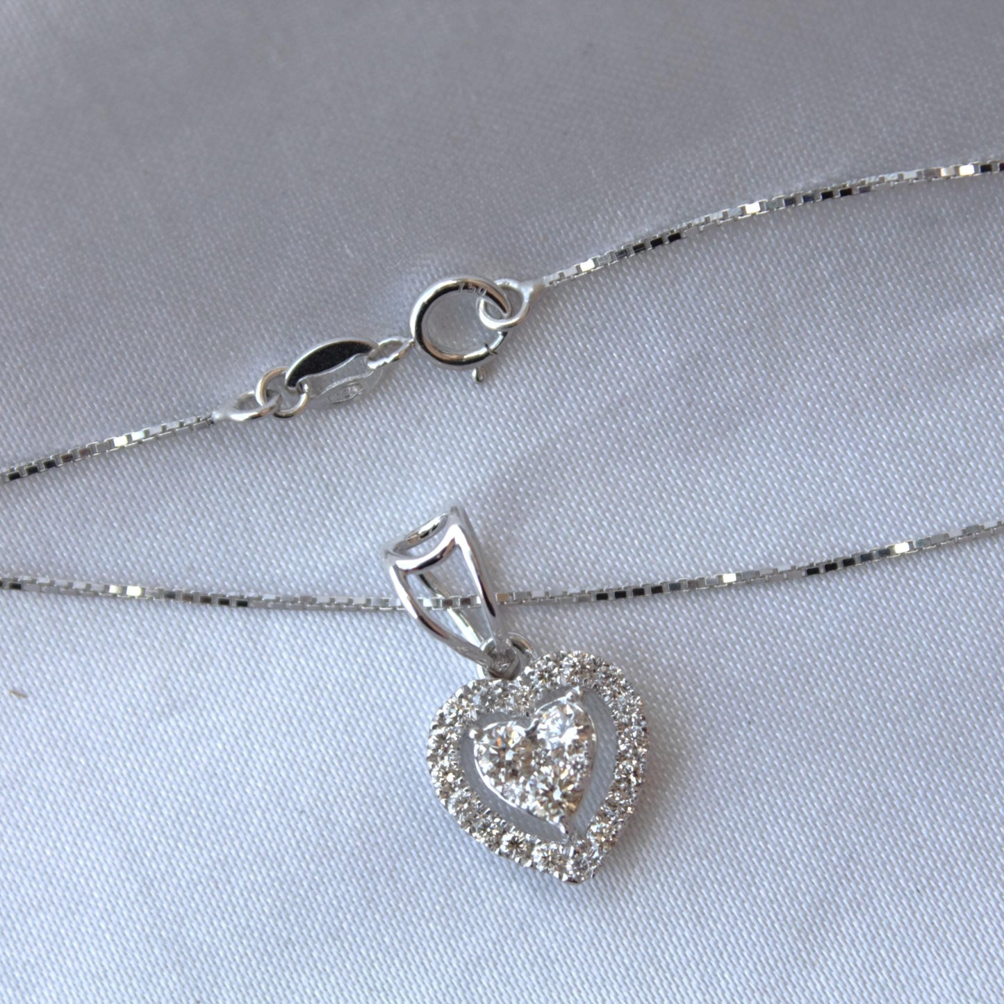 Heart Diamond Solitaire Halo Pendant, Lightweight Diamond Pendant, 18k White Gold Bridal Jewelry, Solid Gold Pendant with Chain for Gift