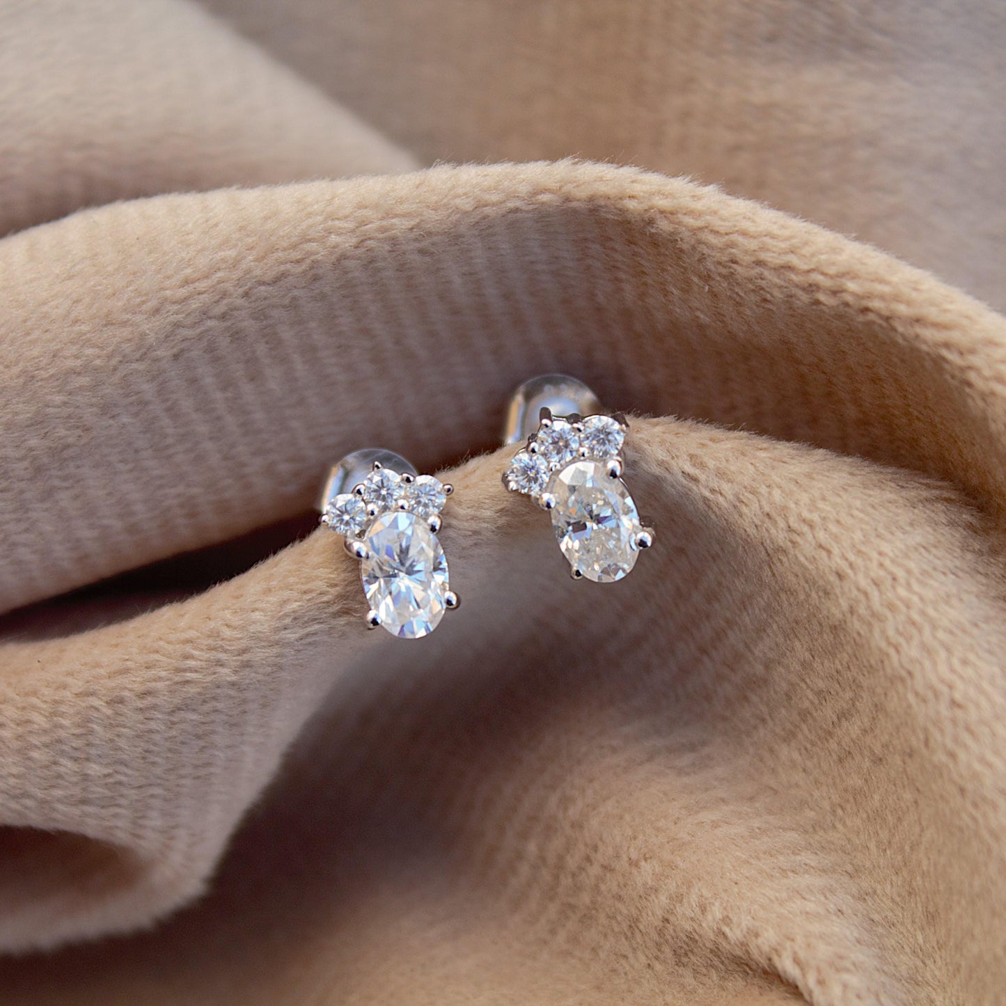 925Sterling Silver Moissanite Stud Earrings, Oval and Round Cut Stone Earrings for Women, Dainty Silver Jewelry, Perfect Gift for Bridesmaid