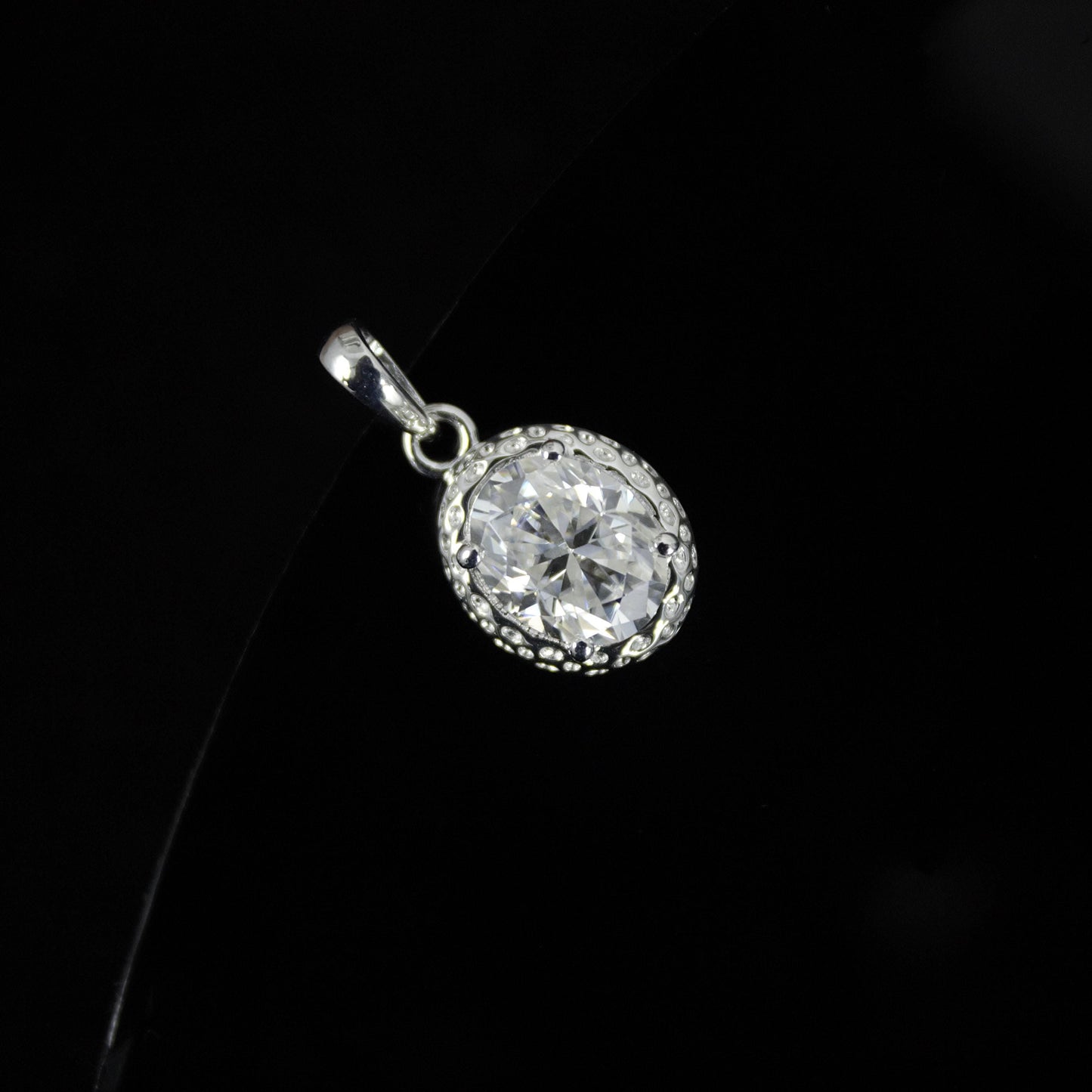 Moissanite 925 Sterling Silver Pendant, Oval Cut White Stone Pendant for Men and Women, Minimalist Pendant for Chain, Silver Charm Pendant