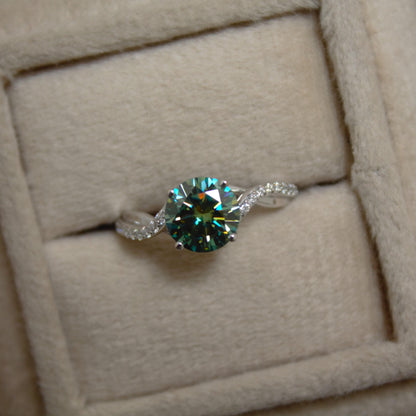 Green Brilliant Cut Moissanite Gold Ring for Women, Elegant Solid White Gold Ring, Prong Setting Lightweight Gold Ring, 18k Gold Jewelry