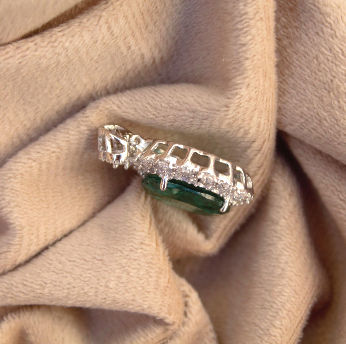 Moissanite with Green Emerald Inclusion Pendant, Oval Shape Prong Set Pendant, Statement Halo Pendant, Green Gemstone Jewelry for Her