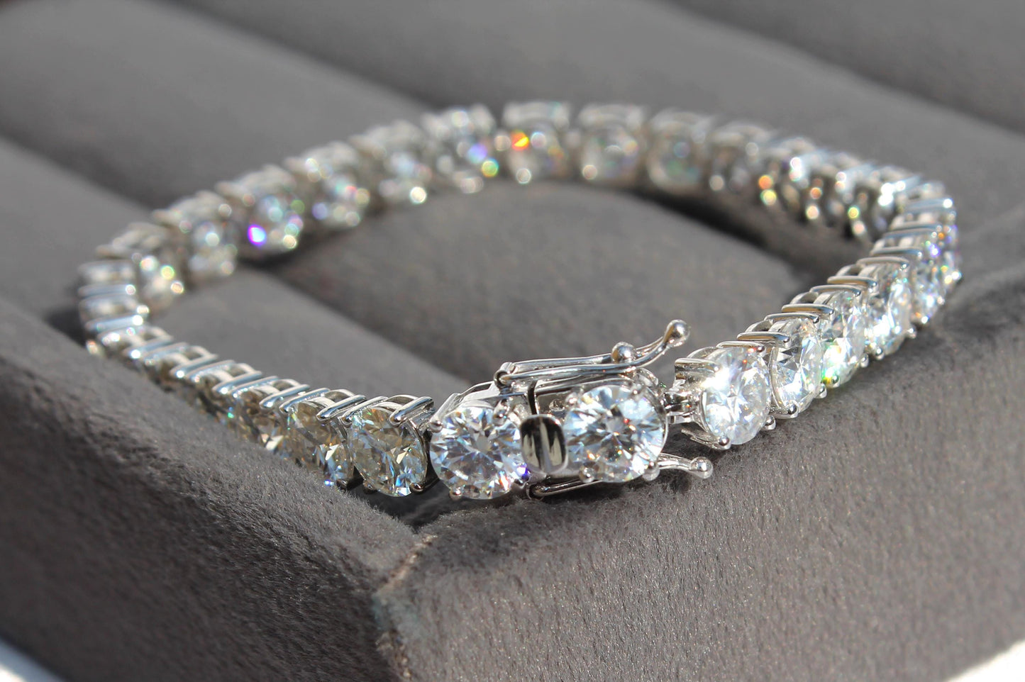 White Gold Moissanite Tennis Bracelet 10K solid gold, VVS Moissanite Infinity Bracelet, Sparkling Moissanite, Round Wedding Bracelet