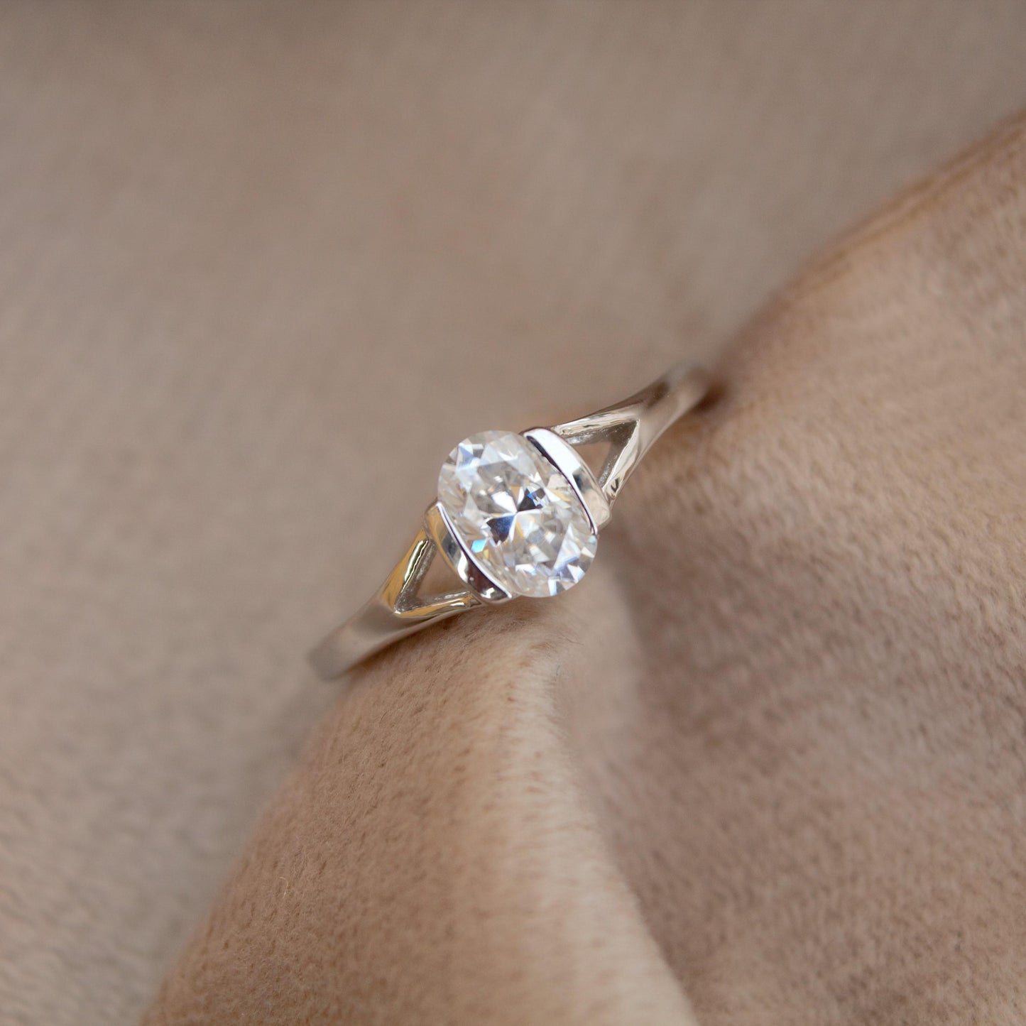 Minimalist Oval Cut 925 Silver Ring, Colorless Moissanite Ring, Dainty Engagement Ring, Silver Propose Ring for Her, Moissanite Jewelry Gift