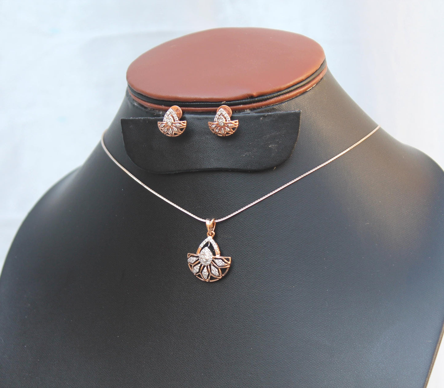 Real Diamond Necklace Earrings Set, 18K Gold Bridal Jewelry Set, Lightweight Gold Jewelry, Diamond Pendant with Chain, Gold Stud Earrings