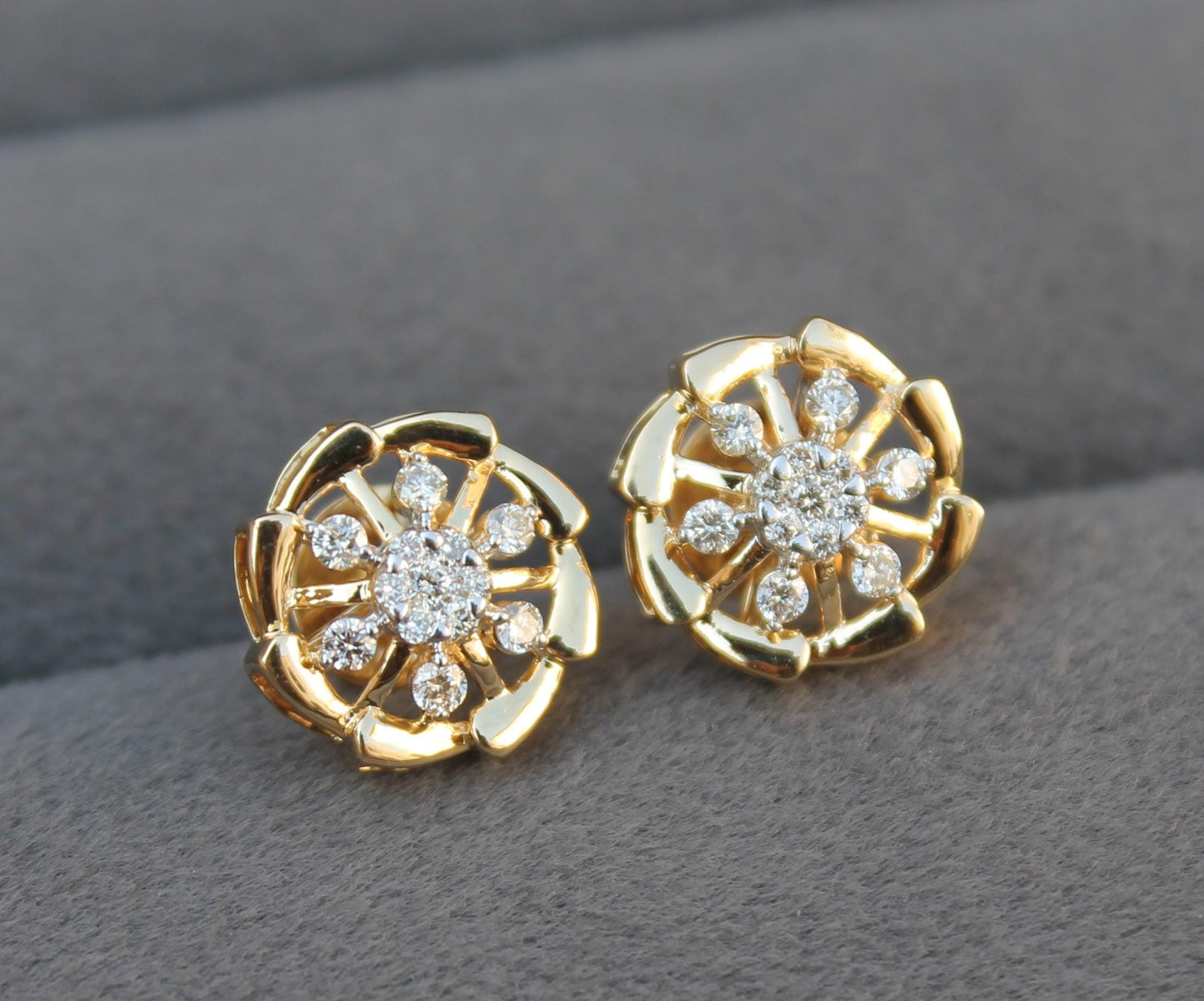 Yellow Gold Round Diamond Pendant Earring, Ready To Ship, 18K Gold Diamond Jewelry, Beautiful Diamond Jewelry Set For Anniversary Gift