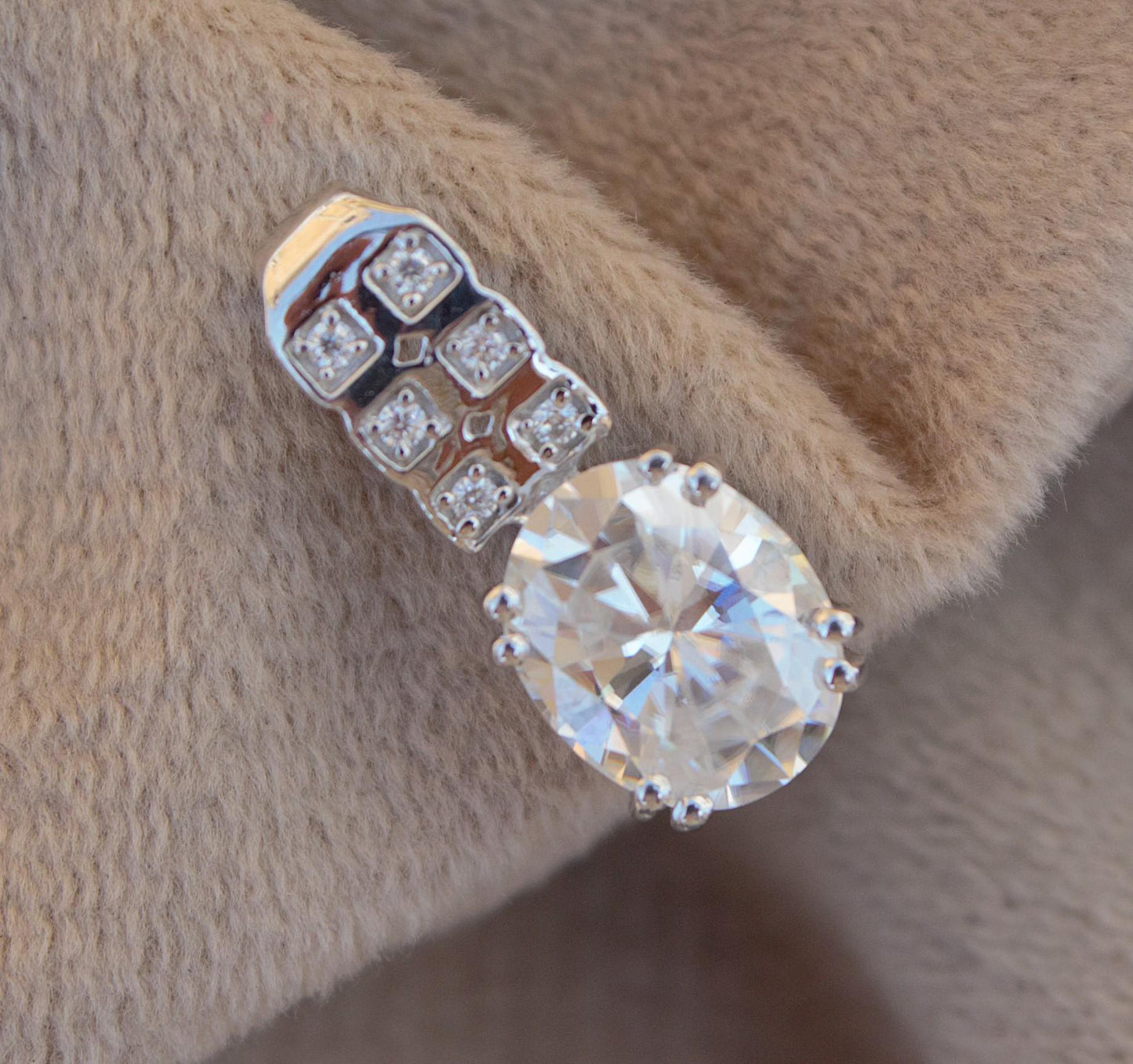 New Arrival Oval Cut Moissanite Pendant, Minimalist 925Sterling Silver Pendant for Gift, Prong Set Pendant, Passes Moissanite Diamond Tester