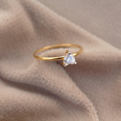 D Color VVS1 Moissanite Ring, 18K Solid Gold Heart Ring, 3 Prong Setting Gold Ring, Minimalist Moissanite Gold Heart Ring For Her