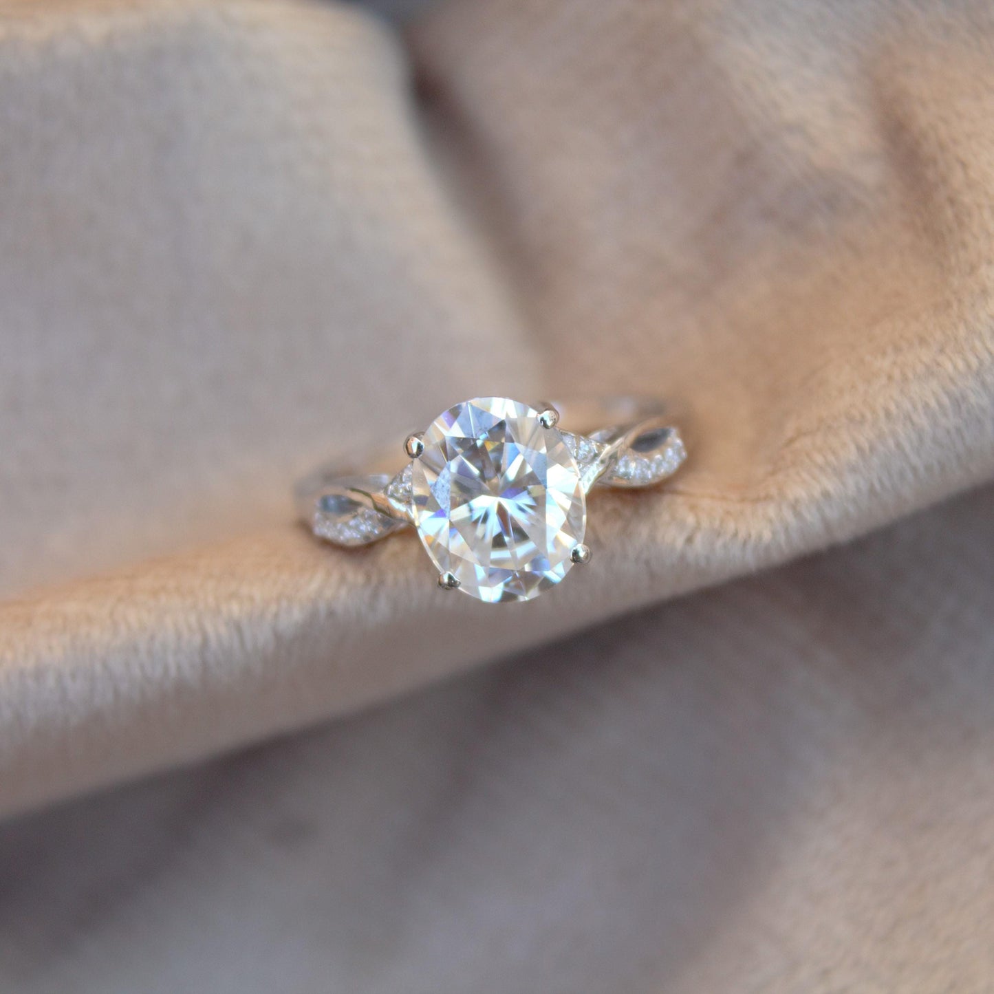 Stunning Oval Cut Moissanite Ring, Sterling Silver Engagement Ring, Vintage-Inspired Promise Ring, Dainty Anniversary Gift, Bridal Jewelry