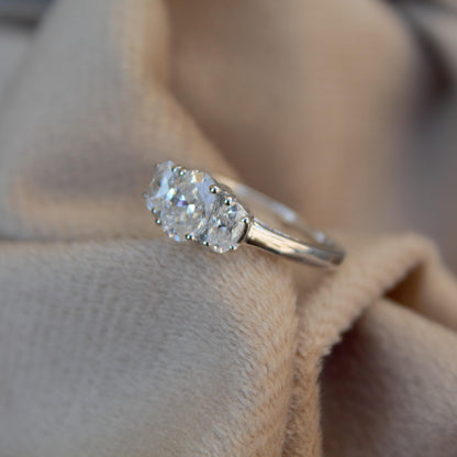 Oval Cut Stone Statement Ring for Her, White Moissanite Three Stone Ring, Oval Shape Ring, Anniversary Ring for Wife, Moissanite Jewelry