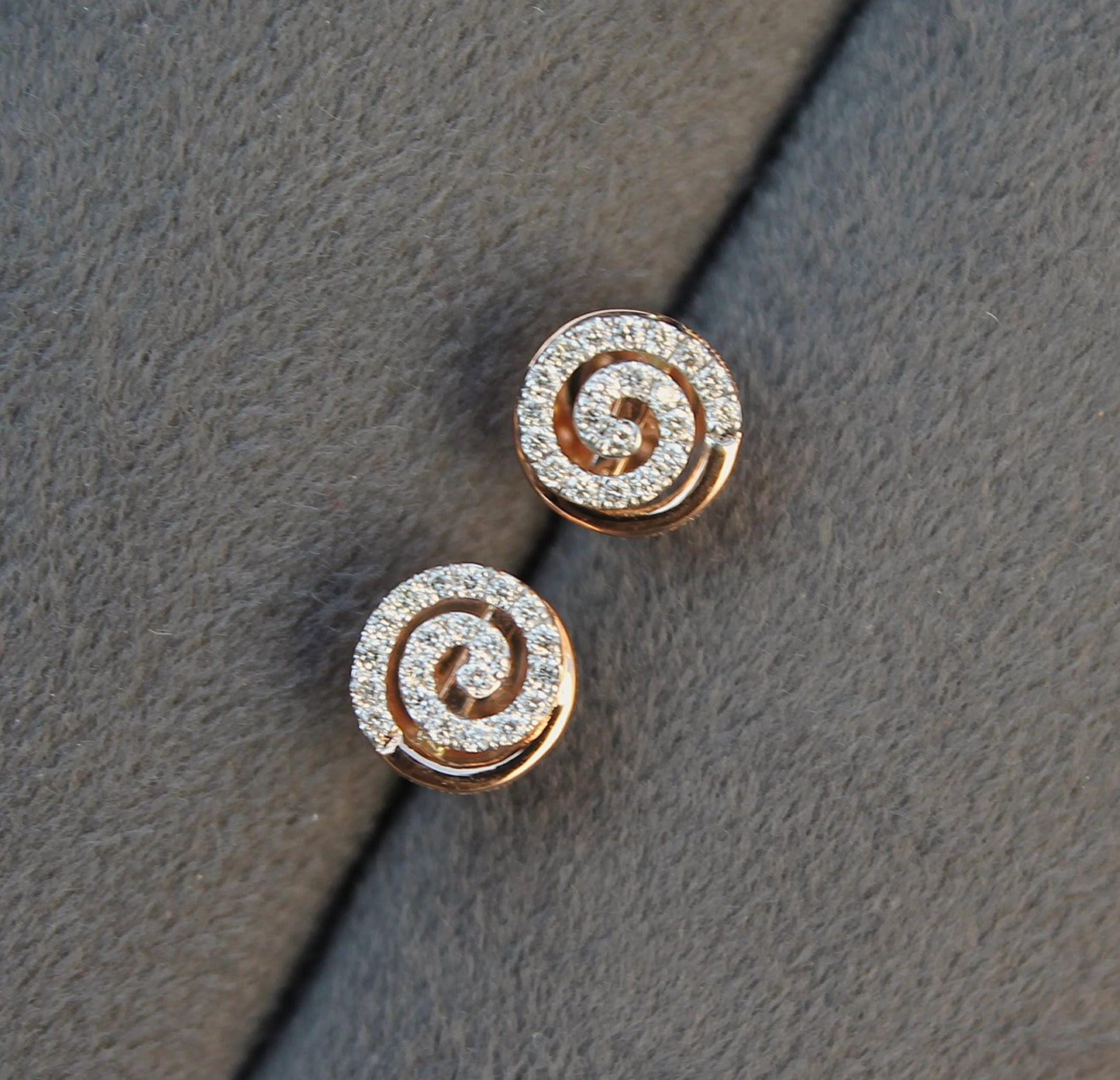 Natural Diamond Gold Jewelry Set, Light Weight Diamond Jewelry, H-I-J Color Diamonds, IGI Certified 18K Gold Chain with Pendant Earrings Set