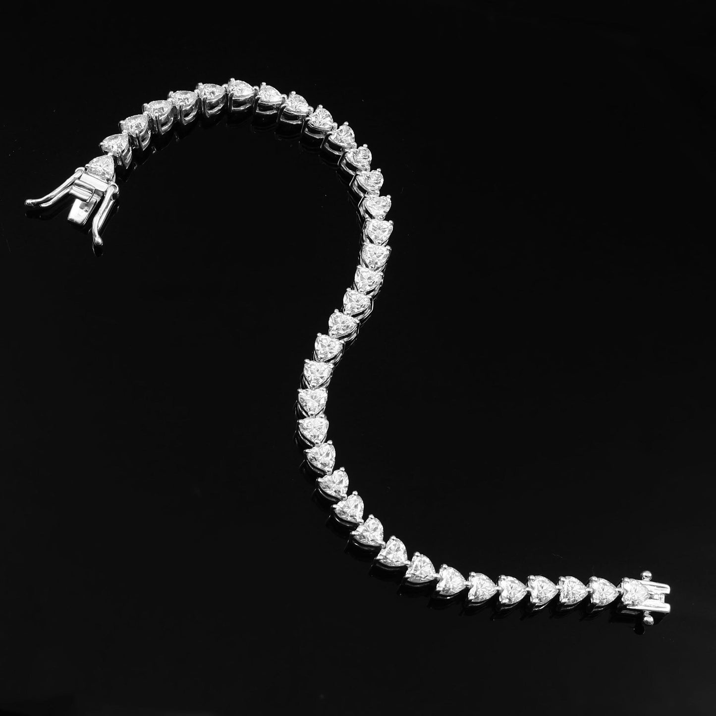 Moissanite Heart Shape Bracelet, 4 MM Moissanite Gold Tennis Bracelet, Minimalist Hearts Bracelet, Stackable Bracelet, Gift for Girlfriend