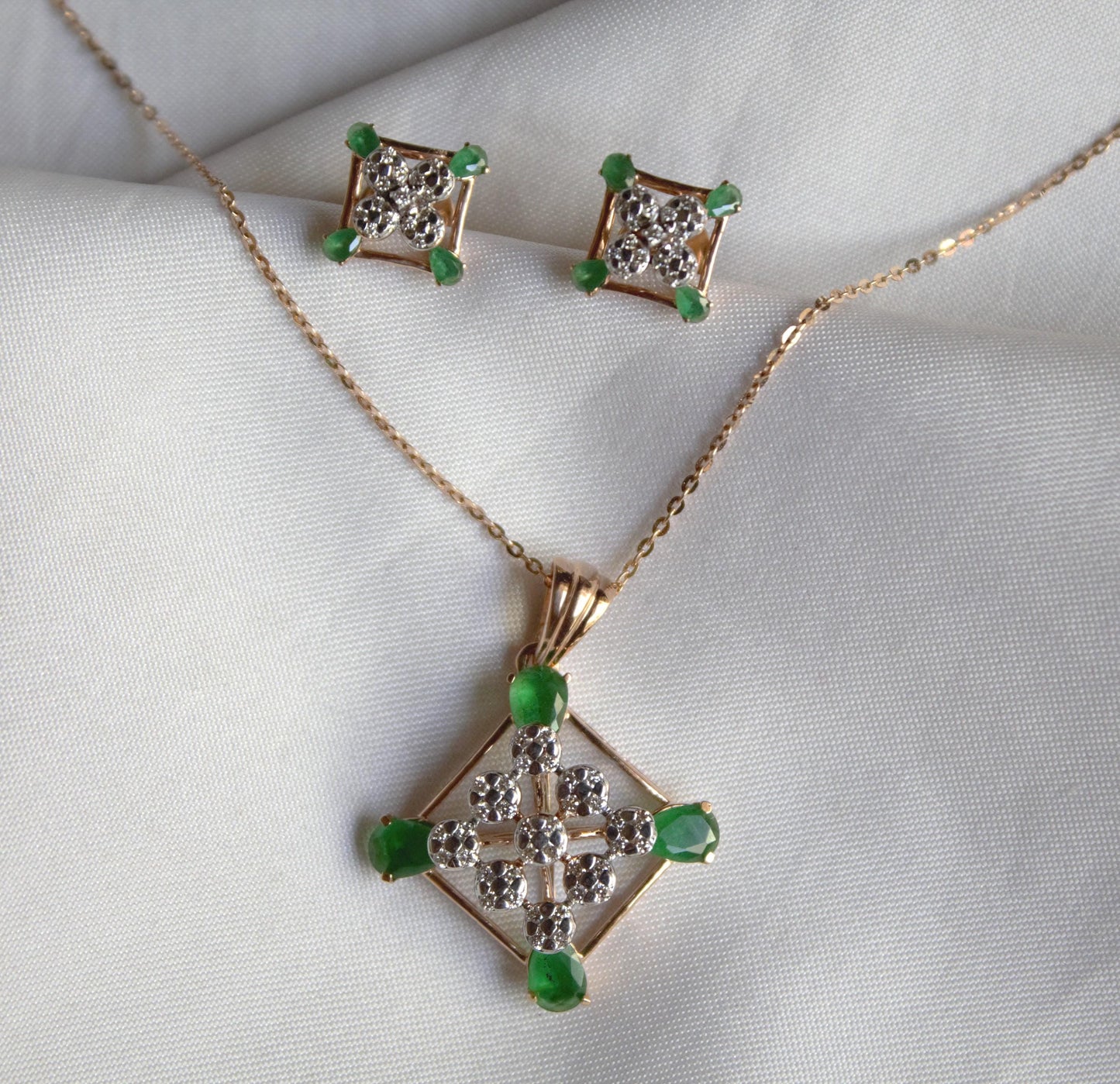 18K Gold Diamond Stud Earrings and Necklace, Charm Handmade Bridal Jewelry Set, Green Emerald Jewelry, Minimalist Wedding Gift for Women