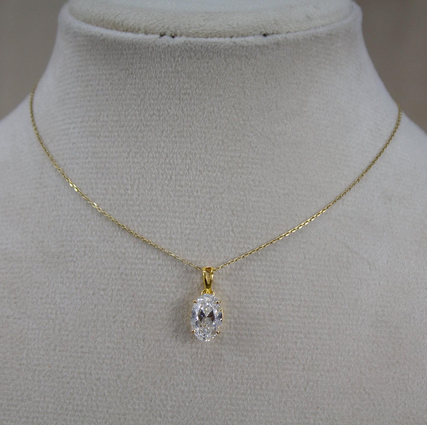 D Color Oval Moissanite Necklace in Gold,  VVS1 Clarity Elegant Daily Jewelry, Oval Cut Minimalist Moissanite Gold Necklace in 18k Gold