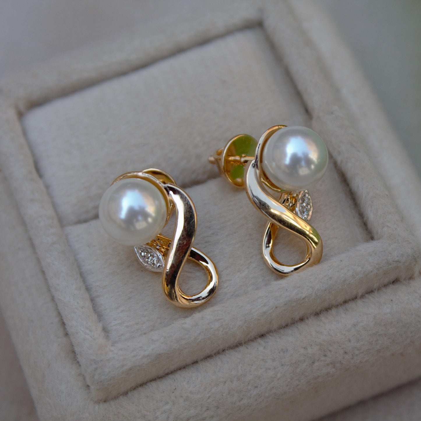 Natural Diamond With Pearl Stud Earring, Certified Real Diamond 18K Gold Jewelry, Screw Back Earring for Women, Beautiful Luxuries Earrings