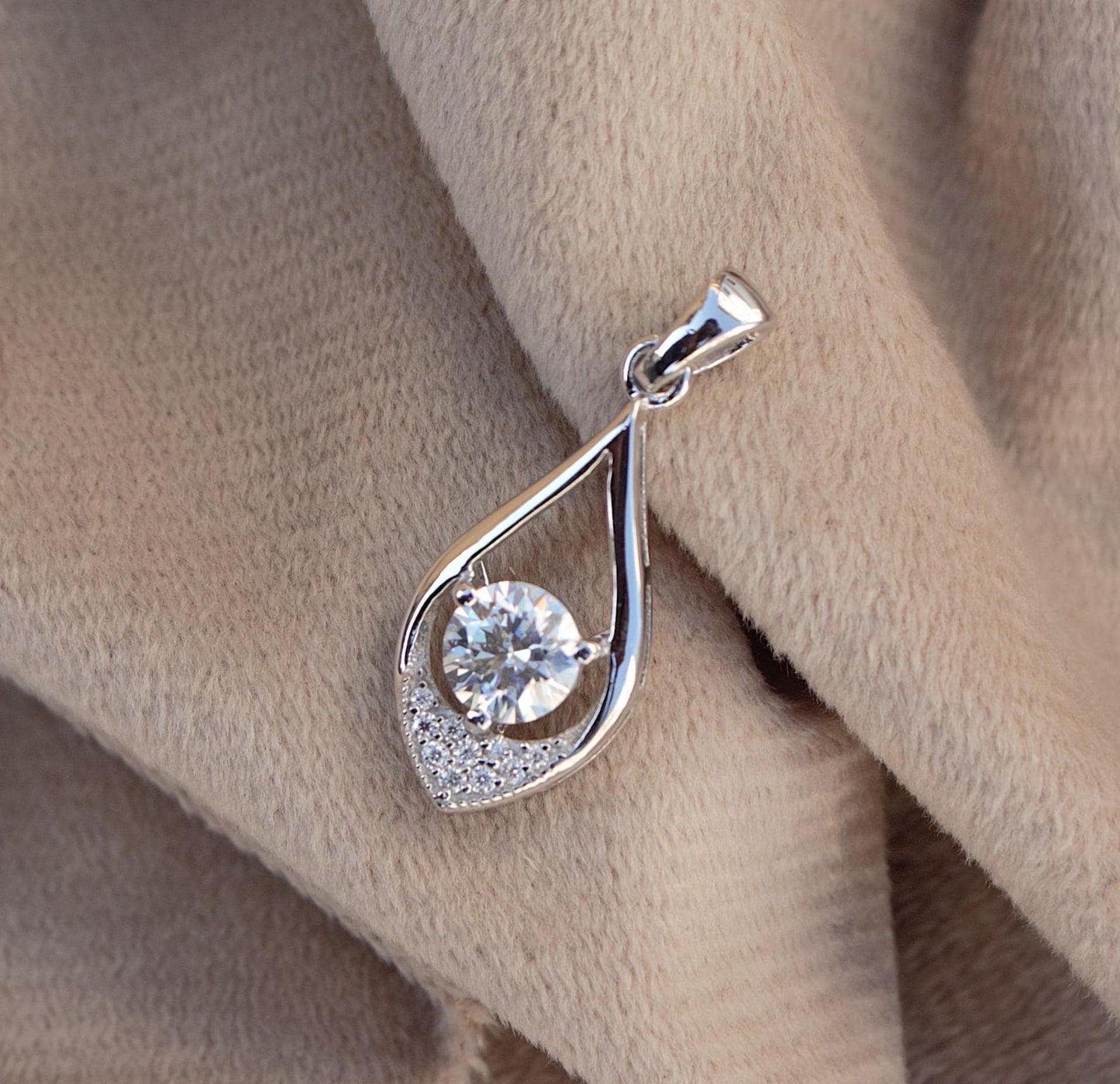 Silver Moissanite Charm Pendant for Her, 925Sterling Silver Minimalist Pendant, Round Cut Stone Pendant for Chain, Anniversary Gift for Wife