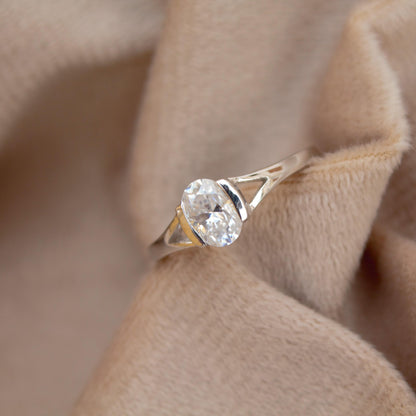 Minimalist Oval Cut 925 Silver Ring, Colorless Moissanite Ring, Dainty Engagement Ring, Silver Propose Ring for Her, Moissanite Jewelry Gift