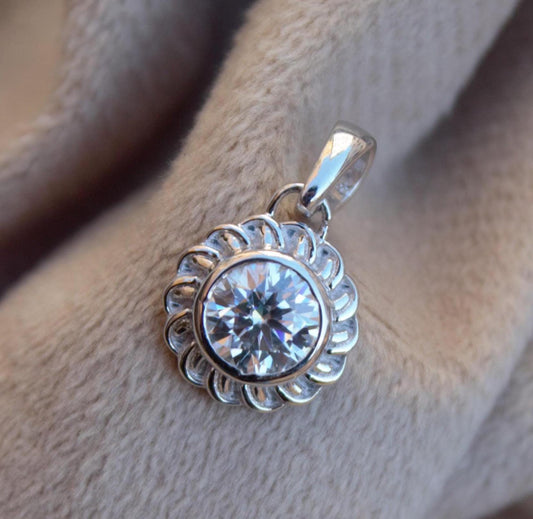 Round Cut Moissanite Stone Pendant, 925 Sterling Silver White Stone Pendant, Silver Moissanite Jewelry, Dainty Silver Charm Pendant for Her