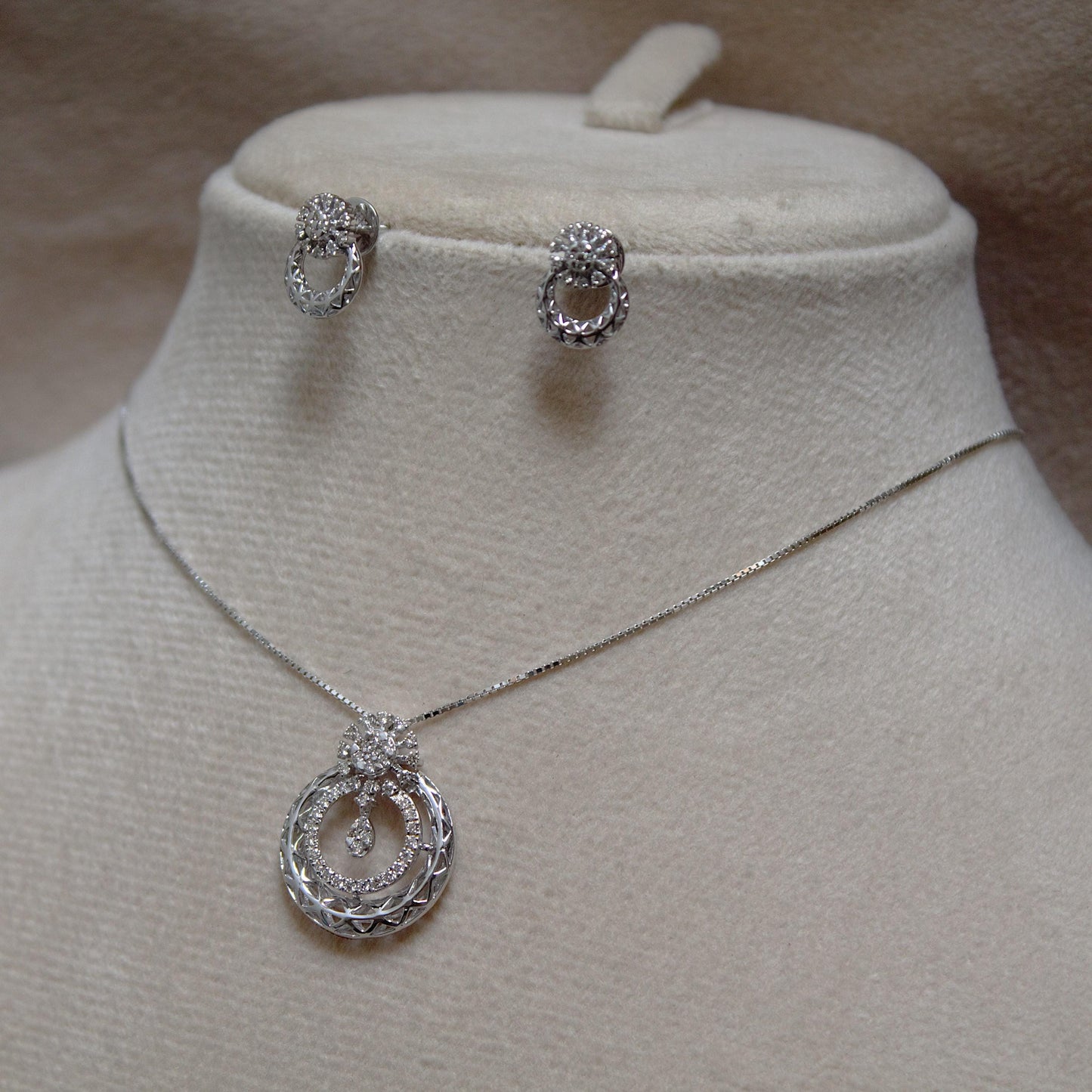 White Gold Pendant with Stud Earrings Set, 18k Gold Diamond Jewelry Set, Handmade Vintage Jewelry Set, Designer Statement Certified Jewelry