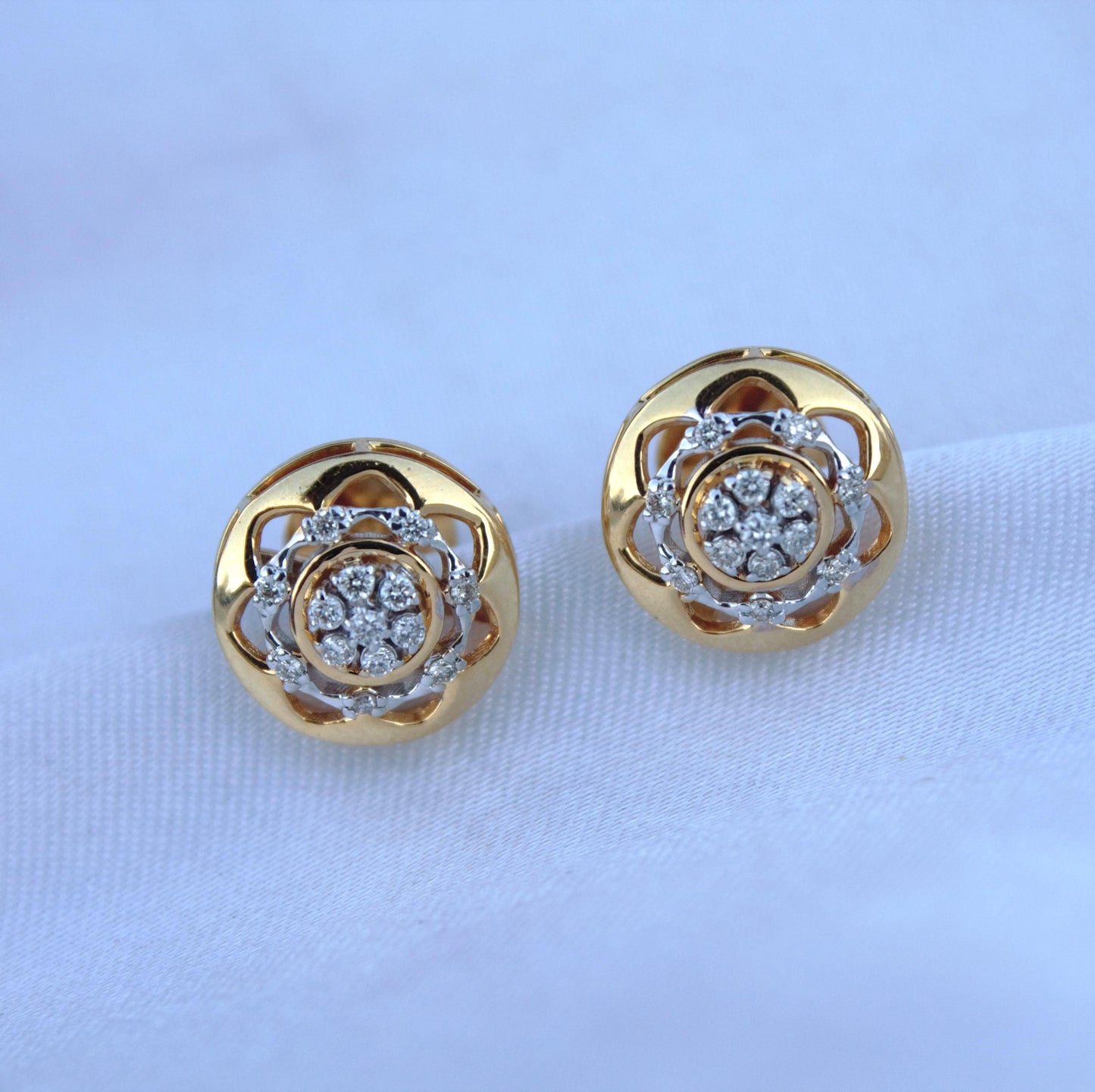 Natural Diamond Halo Cluster Pendant, 18k Solid Yellow Gold Pendant for Wife, IGI Certified Beautiful Diamond Pendant, Designer Elegant Gift