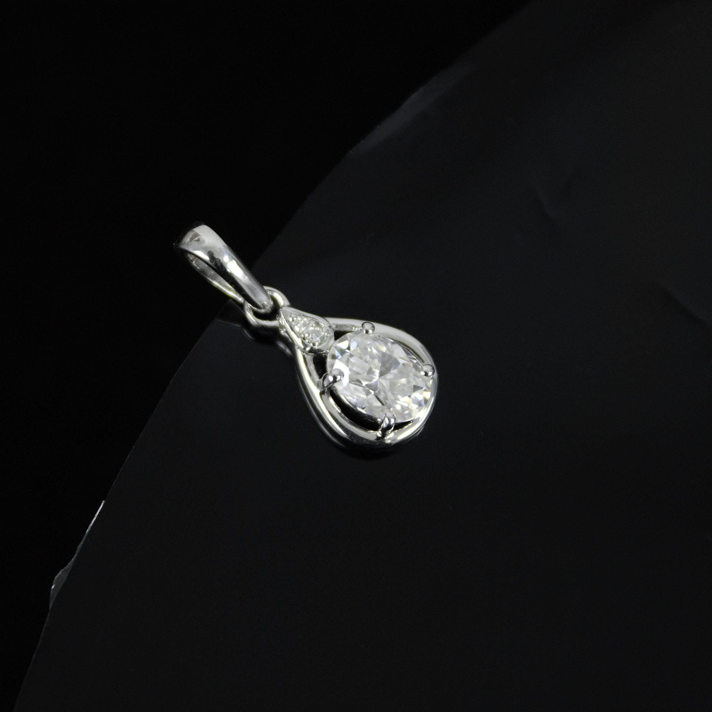 White Moissanite Oval Cut Charm Pendant, 925 Sterling Silver Dainty Pendant, Elegant Silver Pendant for Chain, Perfect Birthday Gift for Her