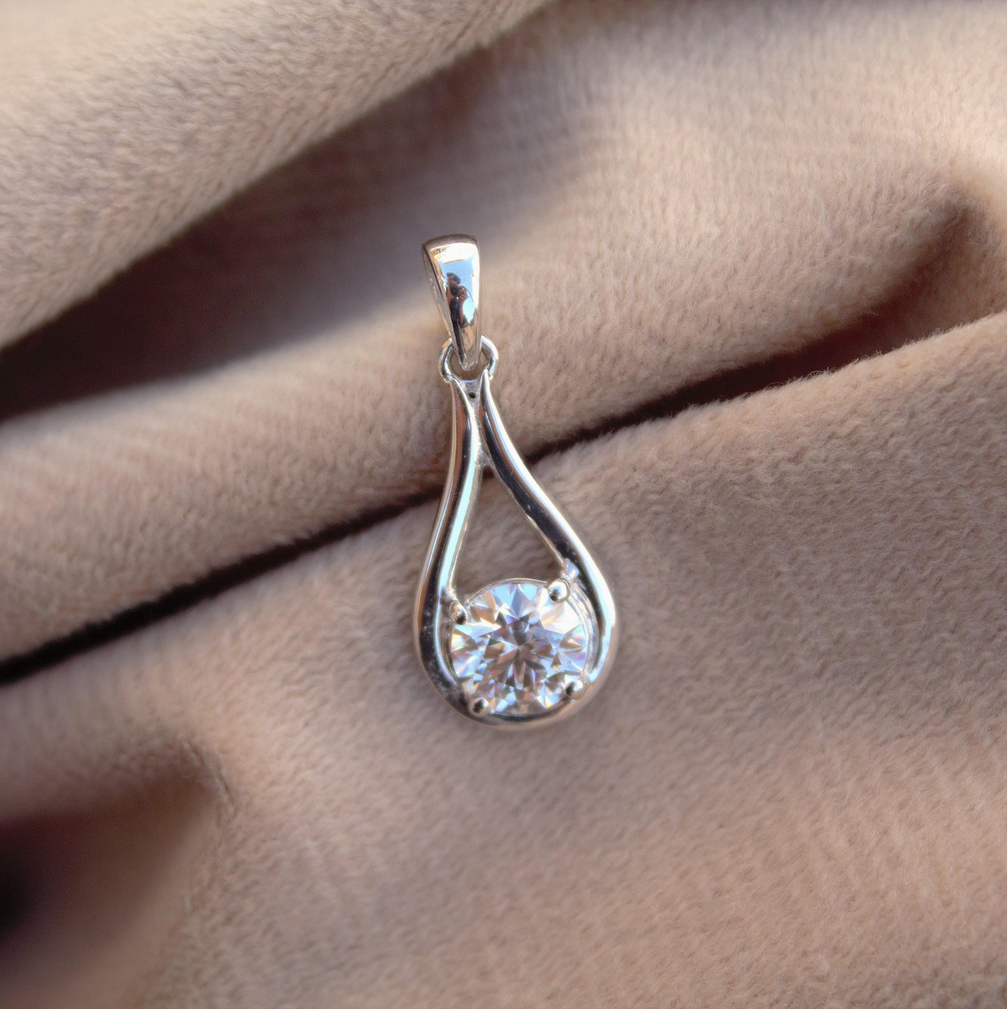 Silver Charm Pendant with Moissanite, Round Cut Stone Pendant for Her, Minimalist Charm Pendant, Solitaire Pendant, Perfect Birthday Gift