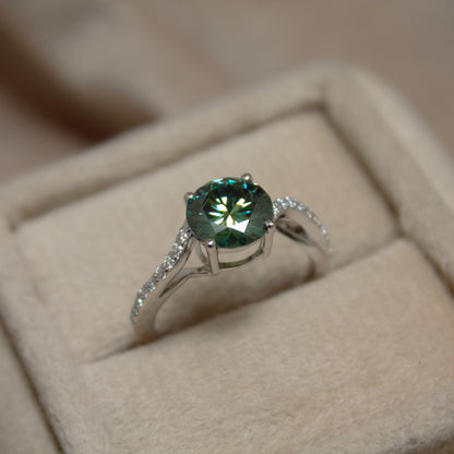 Green Brilliant Cut Moissanite Gold Ring for Women, Elegant Solid White Gold Ring, Prong Setting Lightweight Gold Ring, 18k Gold Jewelry