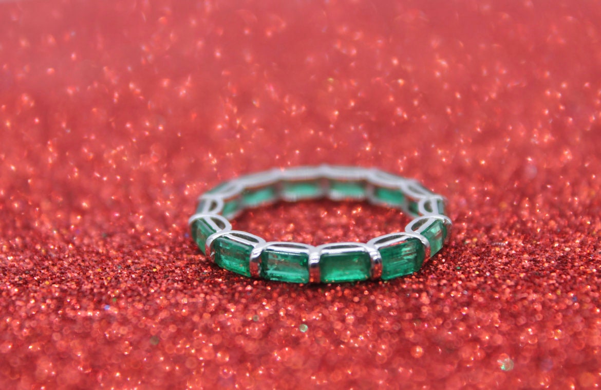 Natural Emerald Eternity Band,14K-18K Solid Gold Ring, Customizable Ring, Engagement Band for Her, Statement Wedding Ring, Green Stone Ring