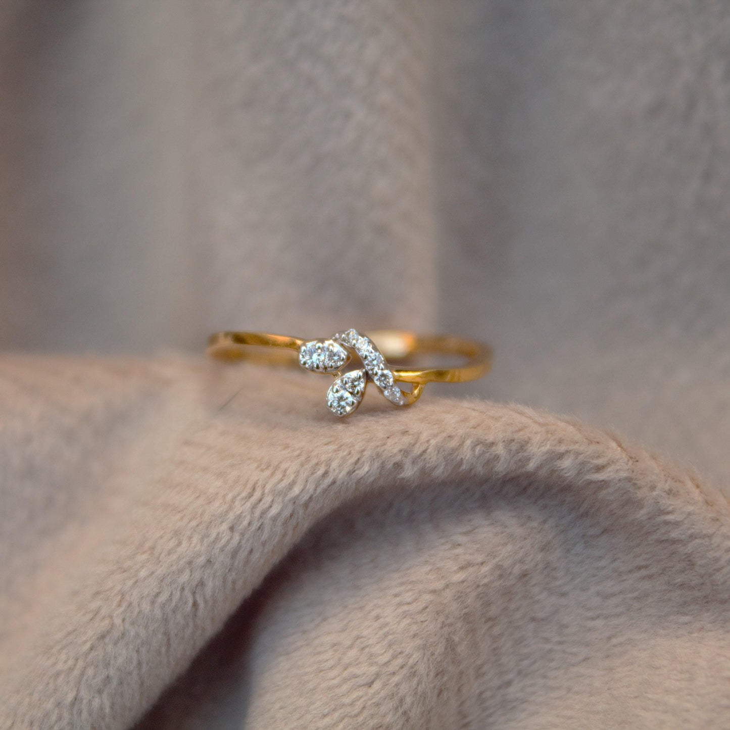 Dainty Natural Diamond Ring With Solid Gold, 18K Gold Jewelry, IGI Certified Diamond Jewelry, Minimalist Gold Wedding Gift for Women