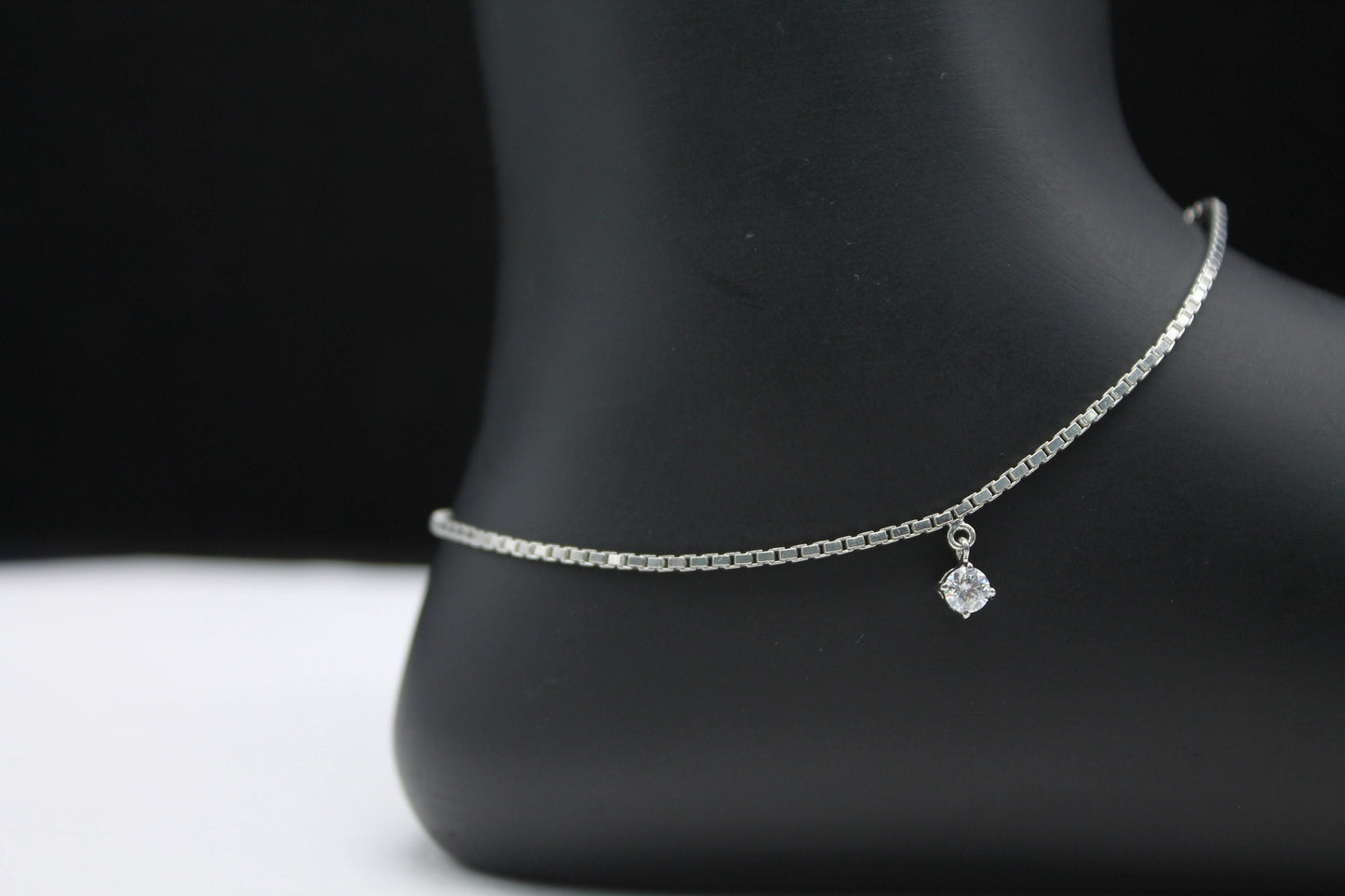 925 Sterling Silver Anklet, Minimalist Chain Anklet, 4 mm Moissanite Single Stone Anklet, Dainty Handmade Jewelry, Perfect for Everyday