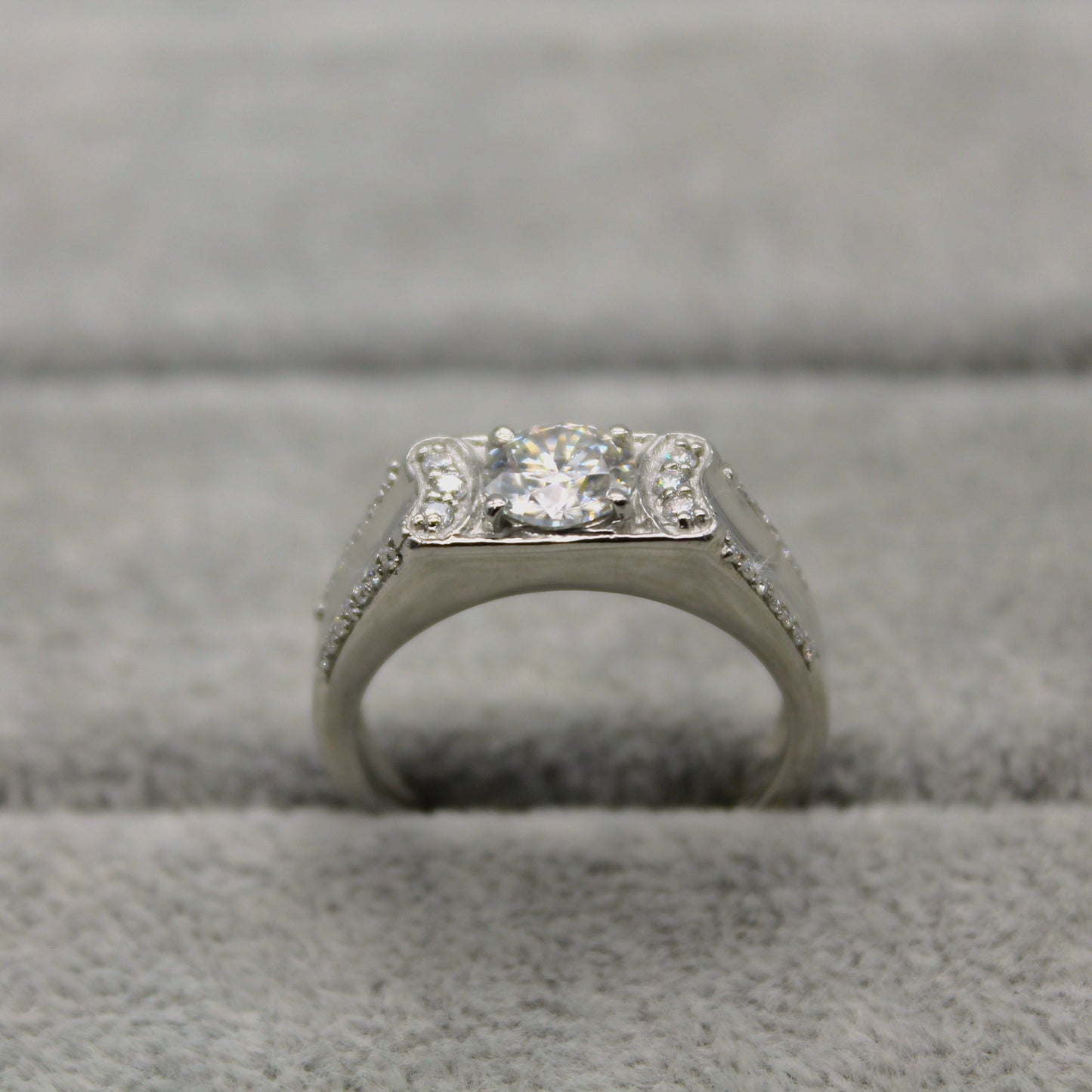 Round Cut Moissanite Diamond Men's Ring, 925 Sterling Silver Proposal Ring, Wedding & Engagement Ring, 6.5 MM Excellent Cut Ring for Him