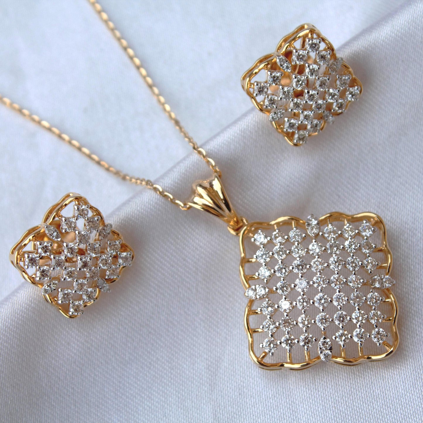 Cluster Diamond Gold Jewelry Set, 18K Yellow Gold Pendant with Earrings Set, Statement Real Diamond Jewelry, Wedding Gift for Bridesmaids