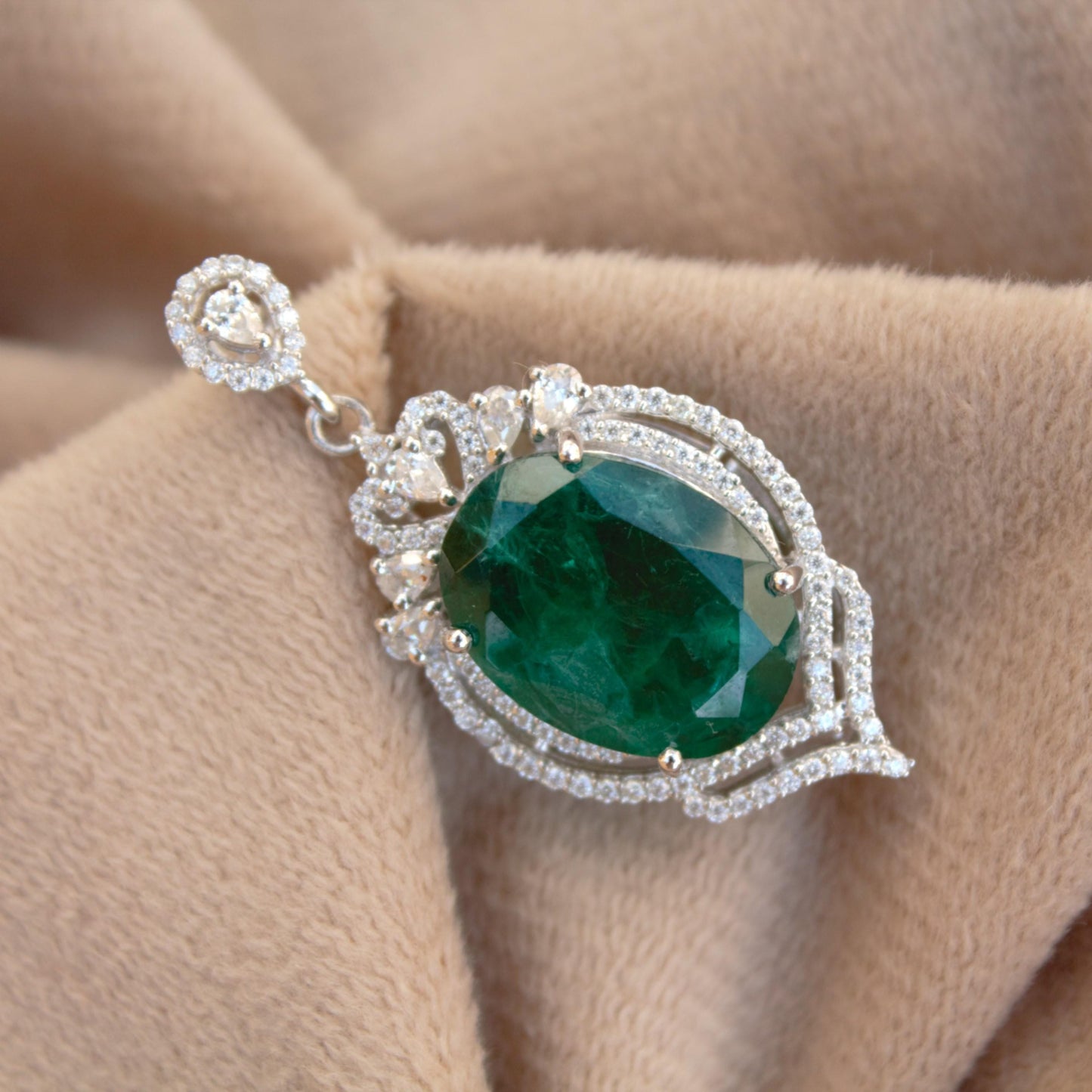 Oval & Round Silver Pendant, Delicate Sterling Silver Pendant, Emerald Inclusion With Moissanite Silver Pendant, Birthday Gift for Daughter