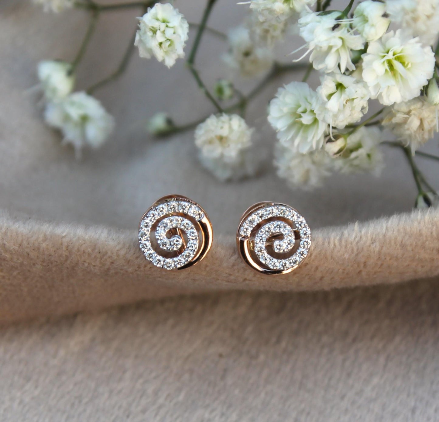 Natural Diamond Gold Jewelry Set, Light Weight Diamond Jewelry, H-I-J Color Diamonds, IGI Certified 18K Gold Chain with Pendant Earrings Set