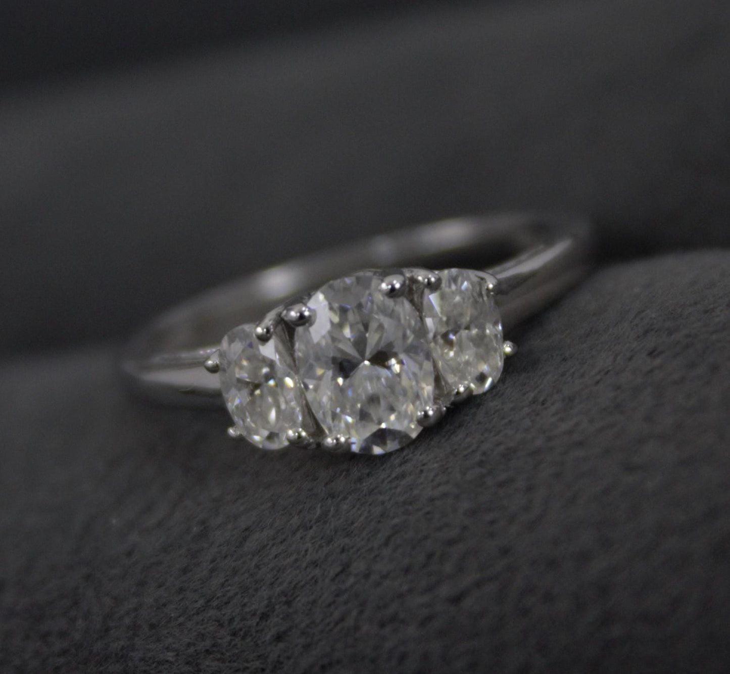 Oval Cut Stone Statement Ring for Her, White Moissanite Three Stone Ring, Oval Shape Ring, Anniversary Ring for Wife, Moissanite Jewelry