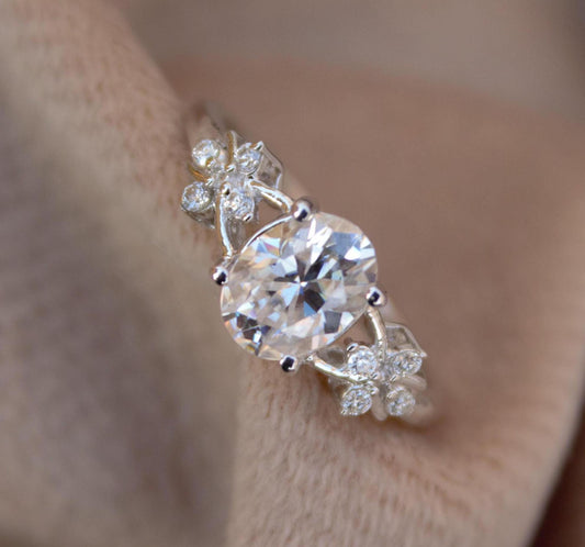 Silver Dainty Ring in Moissanite White Stone, 925 Sterling Silver Engagement Ring, Colorless Moissanite Jewelry, Perfect Gift for Bridesmaid