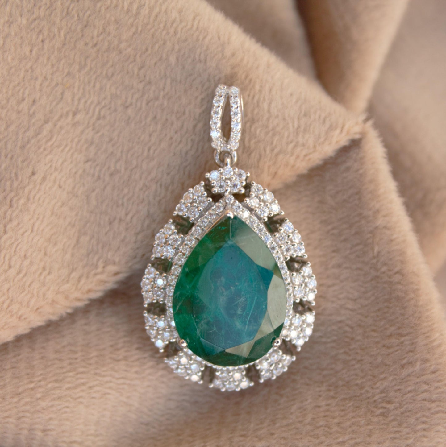 Pear Cut Green Emerald Inclusion with Moissanite Pendant, 925 Sterling Silver Statement Pendant, Delicate Green Stone Pendant for Chain