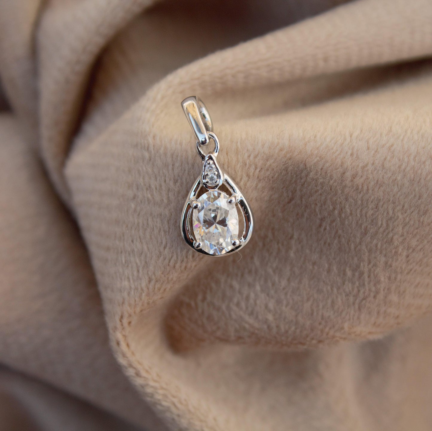 White Moissanite Oval Cut Charm Pendant, 925 Sterling Silver Dainty Pendant, Elegant Silver Pendant for Chain, Perfect Birthday Gift for Her