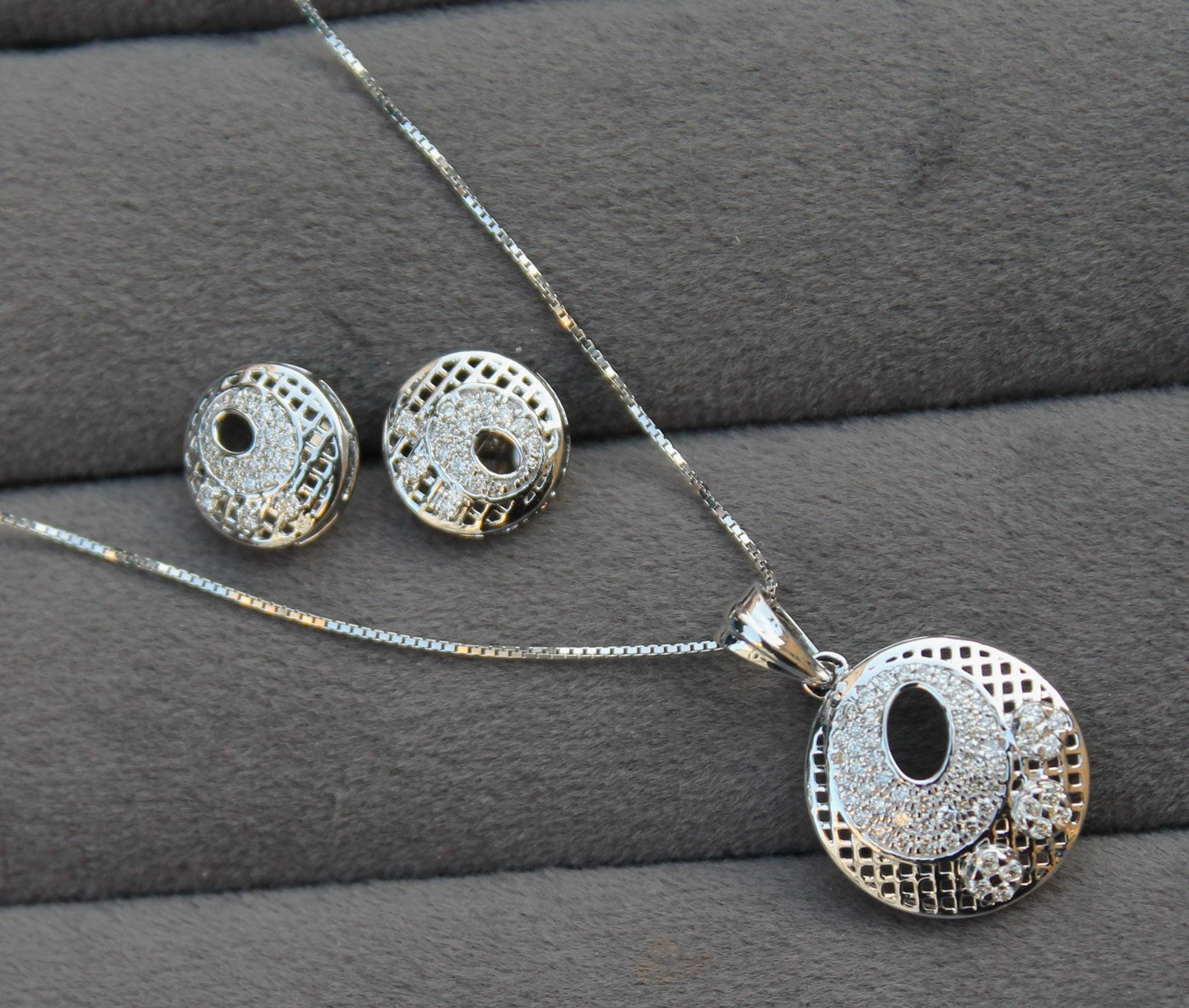 IGI Certified Gold Diamond Jewelry Set, 18K Gold Necklace and Earring Set, Real Diamond Jewelry for Women, Vintage Gift, Lightweight Jewelry