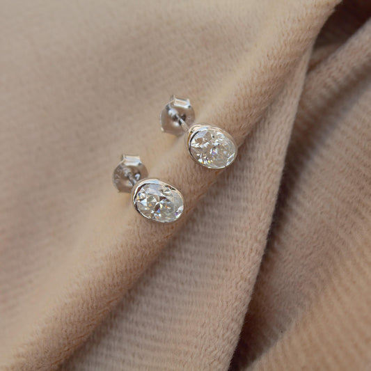 Minimalist Oval Cut Moissanite Stone Stud Earrings, 925 Sterling Silver Earrings, Lightweight Moissanite Stud Earring, Perfect Gift for Wife