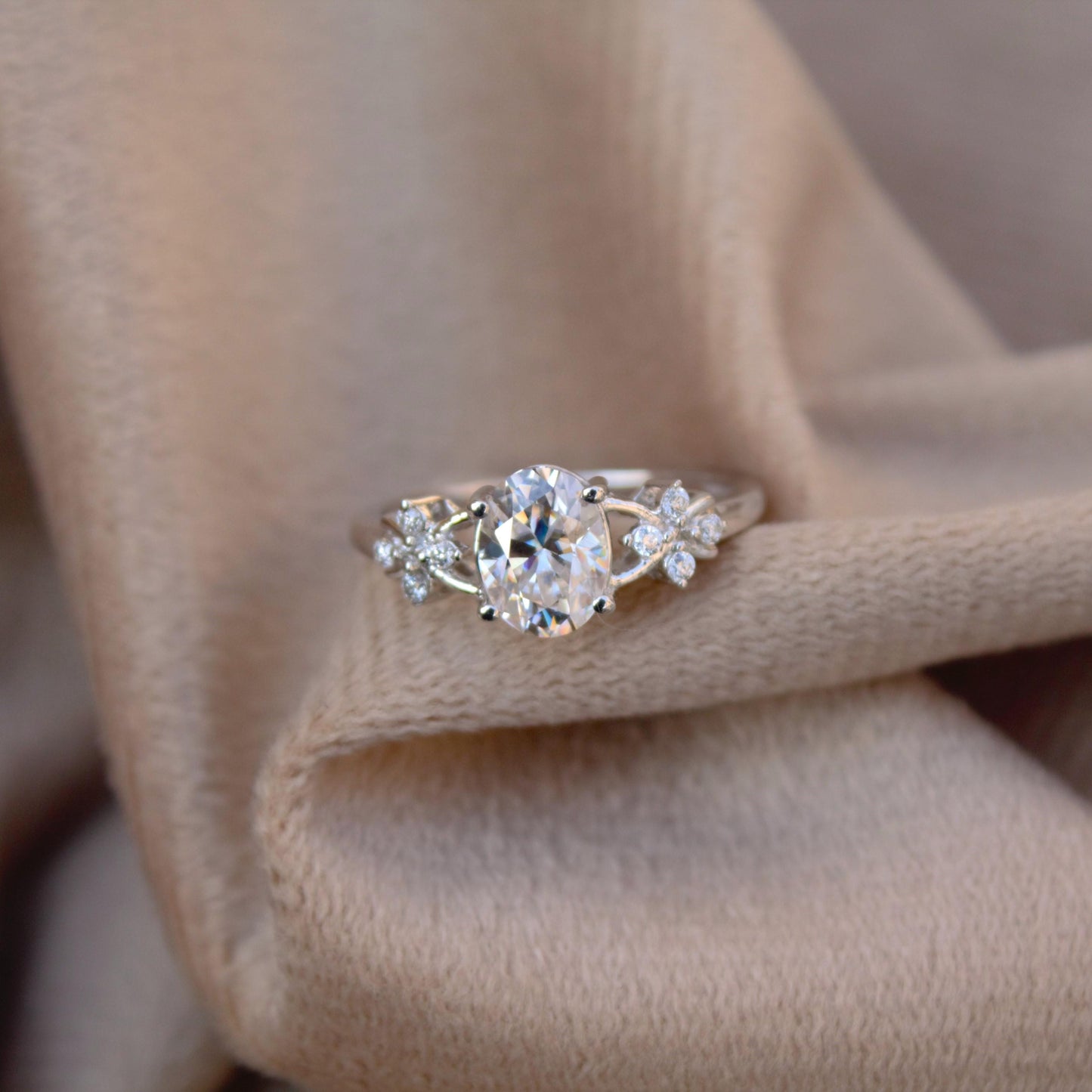 Silver Dainty Ring in Moissanite White Stone, 925 Sterling Silver Engagement Ring, Colorless Moissanite Jewelry, Perfect Gift for Bridesmaid