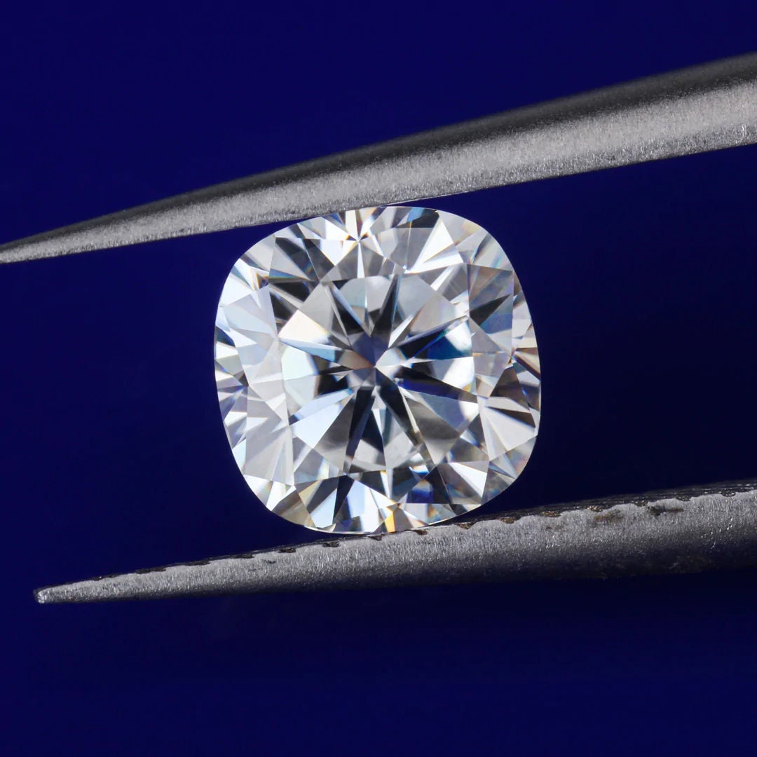 6 carat Cushion Moissanite - 11 MM Cushion Cut moissanite - D Color VVS1 Diamond Stone with GRA Certificate