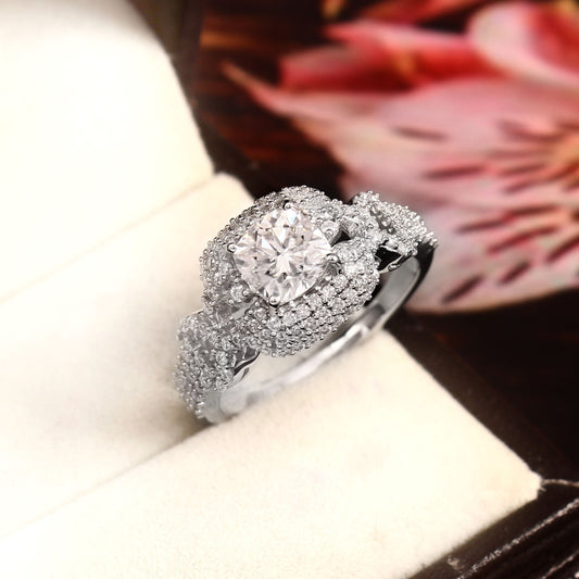 1 carat Cushion Moissanite ring in Gold - Engaagement Ring